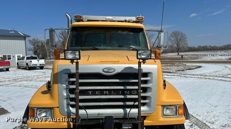 image for item DV0799 2004 Sterling L9500 dump truck
