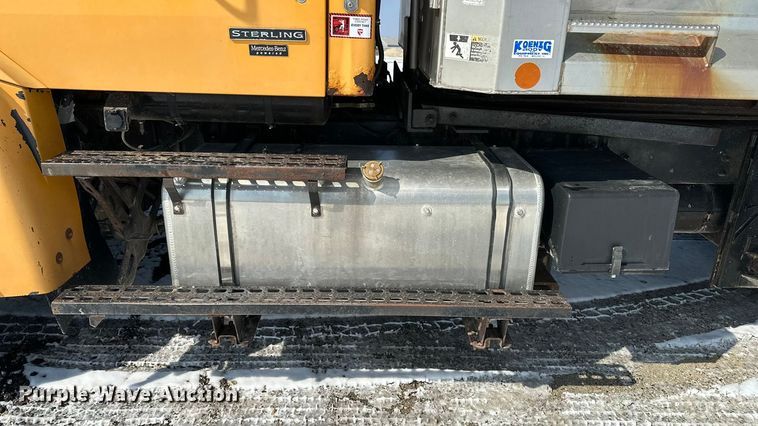 image for item DV0799 2004 Sterling L9500 dump truck