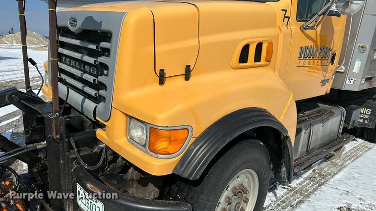 image for item DV0799 2004 Sterling L9500 dump truck