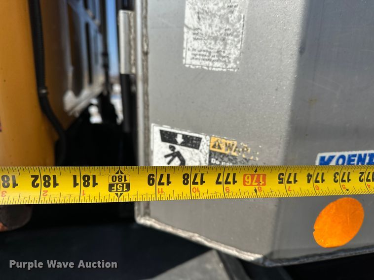 image for item DV0799 2004 Sterling L9500 dump truck