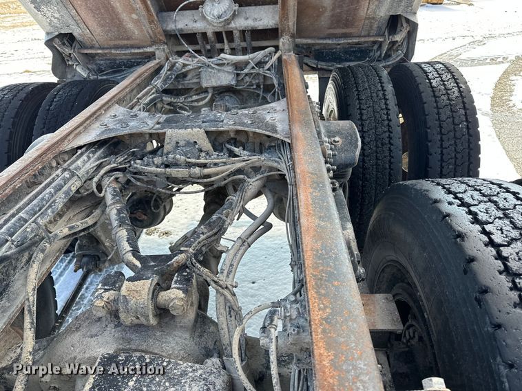 image for item DV0799 2004 Sterling L9500 dump truck