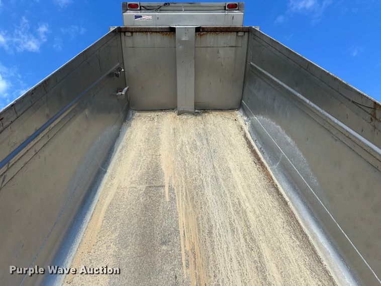 image for item DV0799 2004 Sterling L9500 dump truck