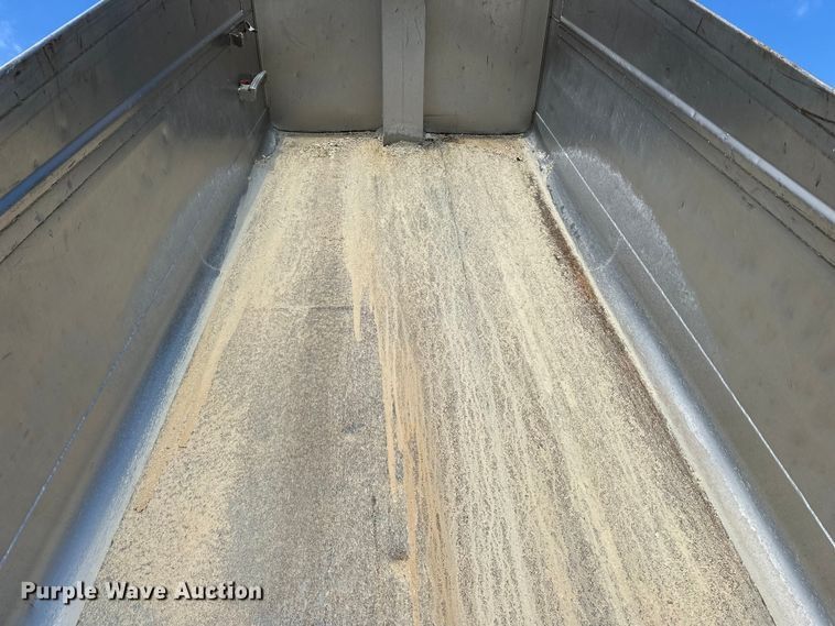 image for item DV0799 2004 Sterling L9500 dump truck