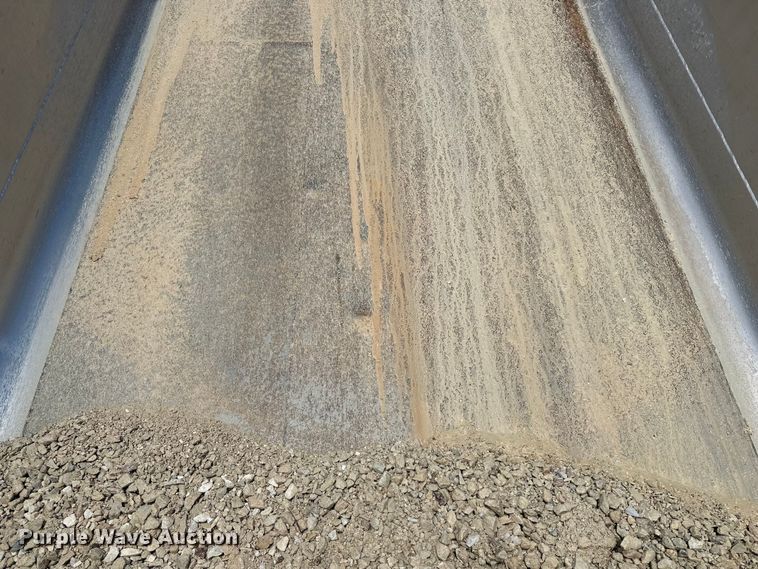 image for item DV0799 2004 Sterling L9500 dump truck