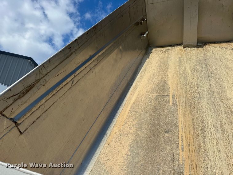 image for item DV0799 2004 Sterling L9500 dump truck