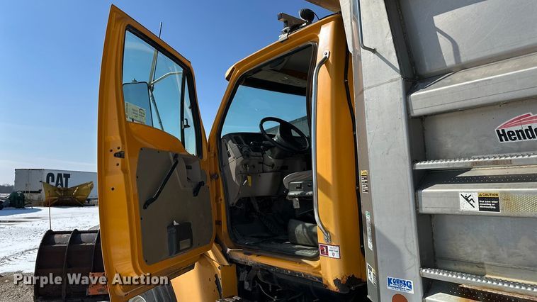 image for item DV0799 2004 Sterling L9500 dump truck