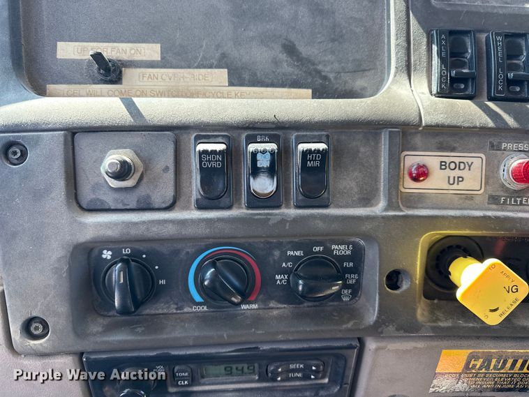 image for item DV0799 2004 Sterling L9500 dump truck