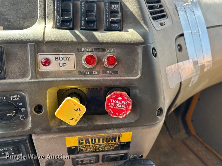 image for item DV0799 2004 Sterling L9500 dump truck