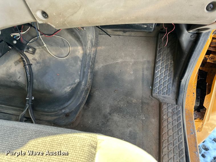 image for item DV0799 2004 Sterling L9500 dump truck