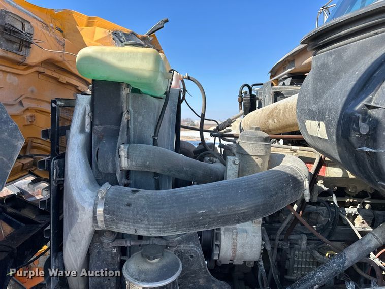 image for item DV0799 2004 Sterling L9500 dump truck