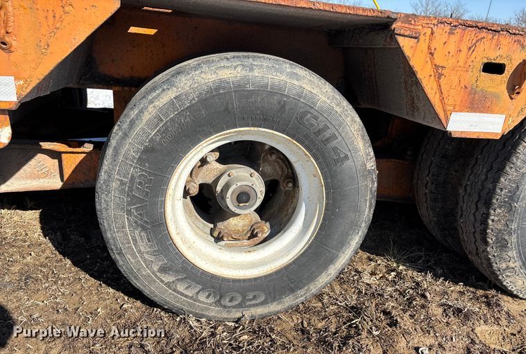 image for item DW7449 1973 Dorsey drop deck equipment trailer