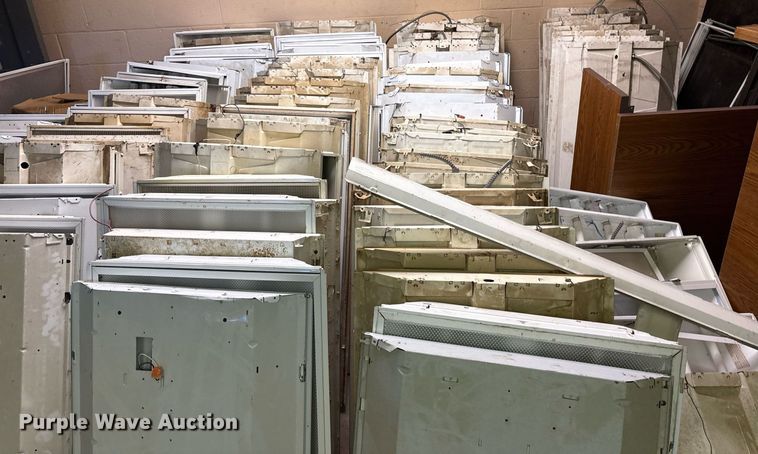 image for item DY0807 Approximately 90 fluorescent lights