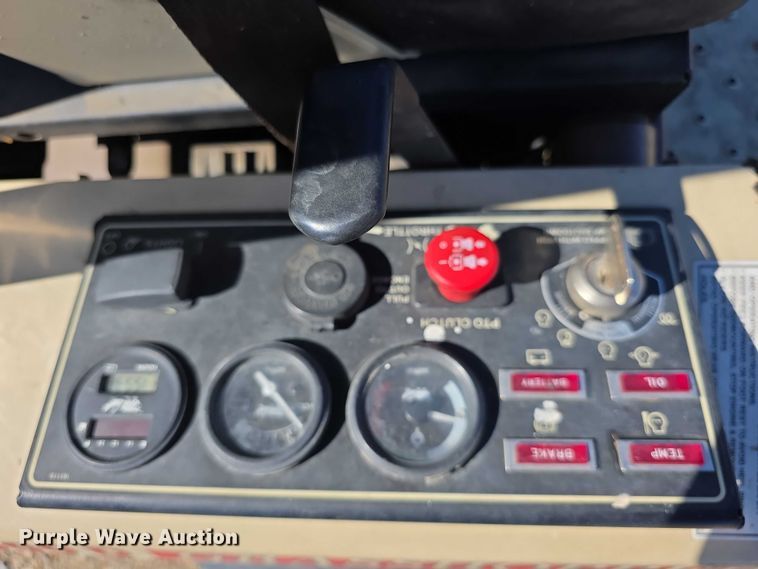 image for item DZ3962 2016 Grasshopper 900D ZTR lawn mower