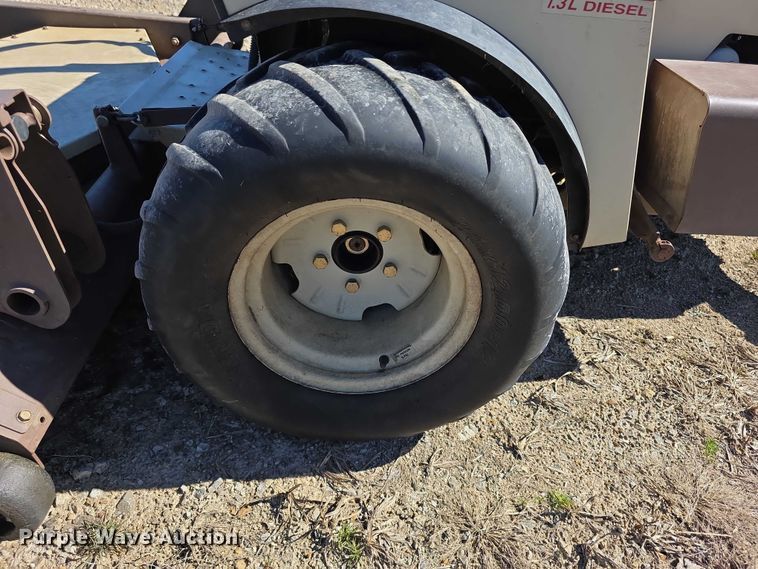 image for item DZ3962 2016 Grasshopper 900D ZTR lawn mower