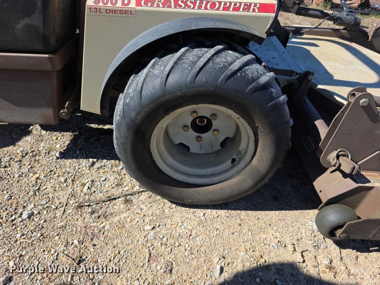 image for item DZ3962 2016 Grasshopper 900D ZTR lawn mower