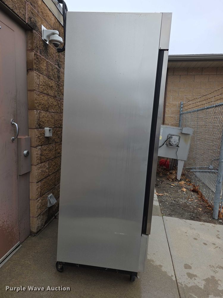 image for item DZ3969 True T72 commercial refrigerator