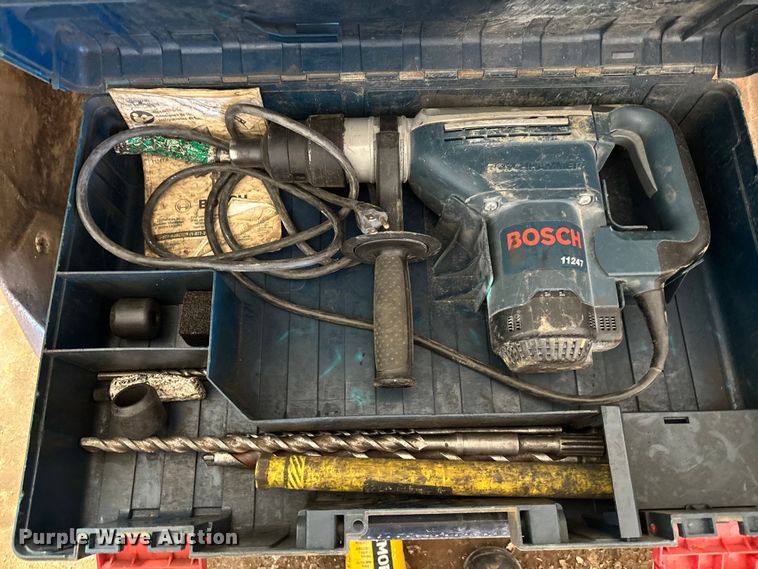 image for item DZ3977 Asstd shop equipment Tools