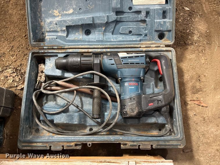 image for item DZ3977 Asstd shop equipment Tools