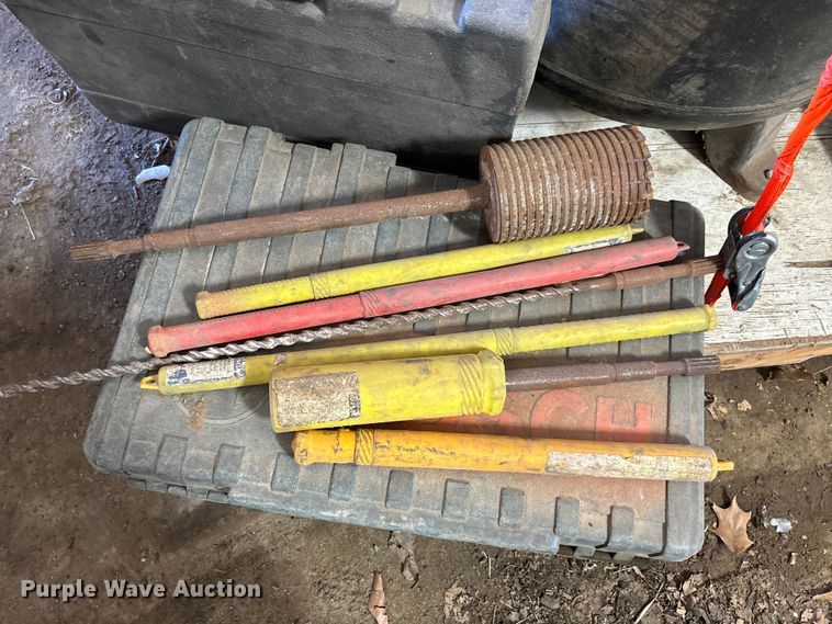 image for item DZ3977 Asstd shop equipment Tools