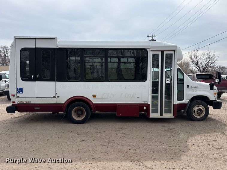 image for item DZ5144 2016 Ford Aerotech E450 Super Duty shuttle bus