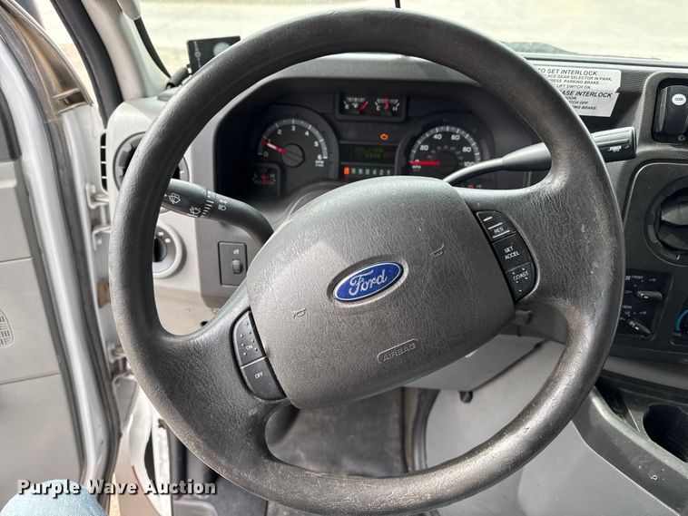 image for item DZ5144 2016 Ford Aerotech E450 Super Duty shuttle bus