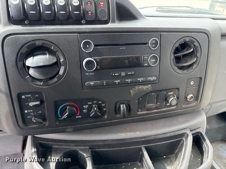 image for item DZ5144 2016 Ford Aerotech E450 Super Duty shuttle bus