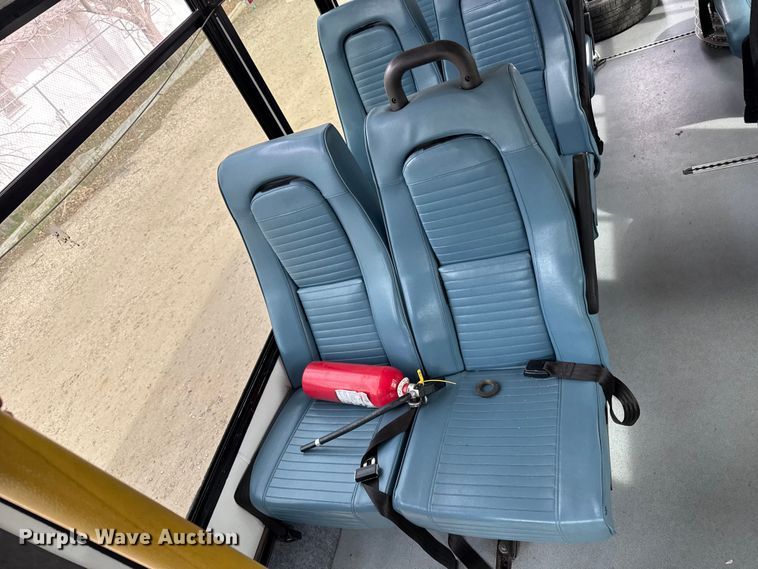 image for item DZ5144 2016 Ford Aerotech E450 Super Duty shuttle bus