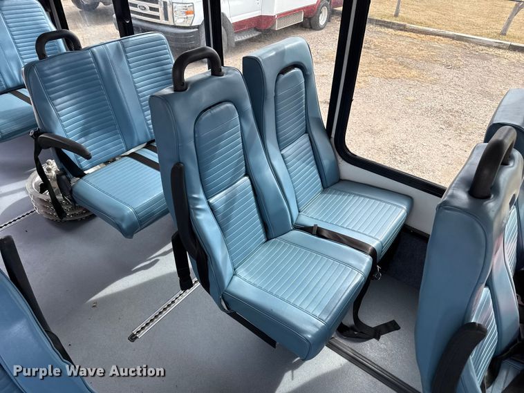 image for item DZ5144 2016 Ford Aerotech E450 Super Duty shuttle bus