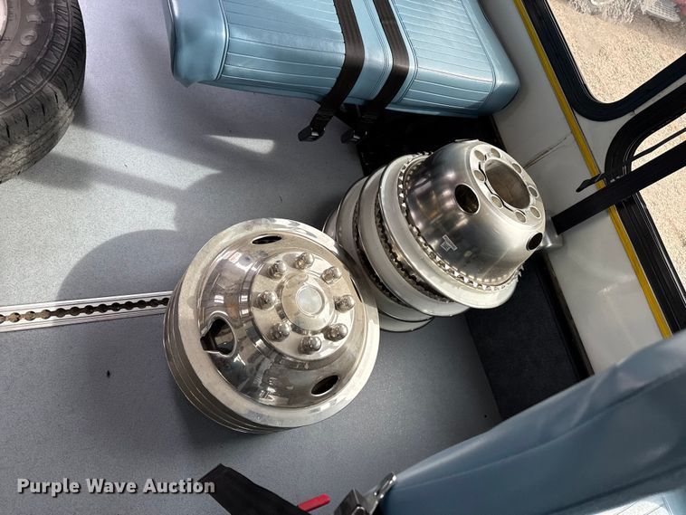 image for item DZ5144 2016 Ford Aerotech E450 Super Duty shuttle bus