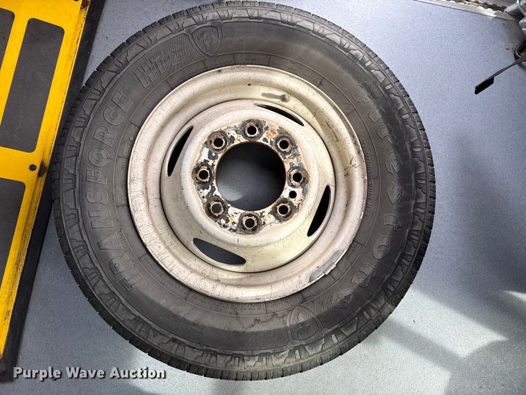 image for item DZ5144 2016 Ford Aerotech E450 Super Duty shuttle bus