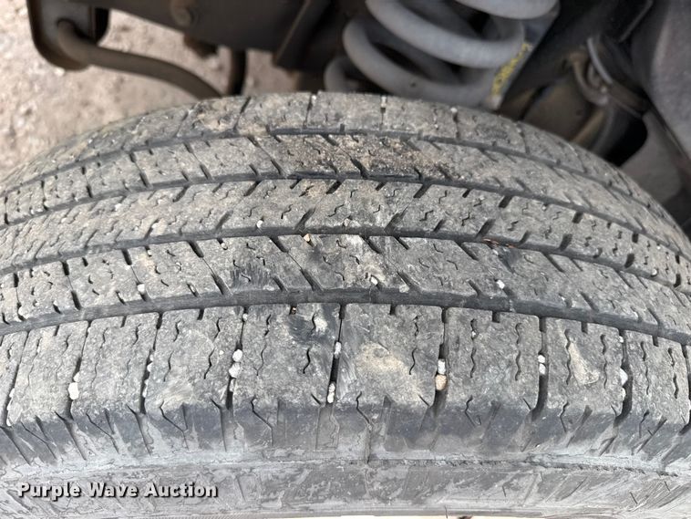 image for item DZ5144 2016 Ford Aerotech E450 Super Duty shuttle bus