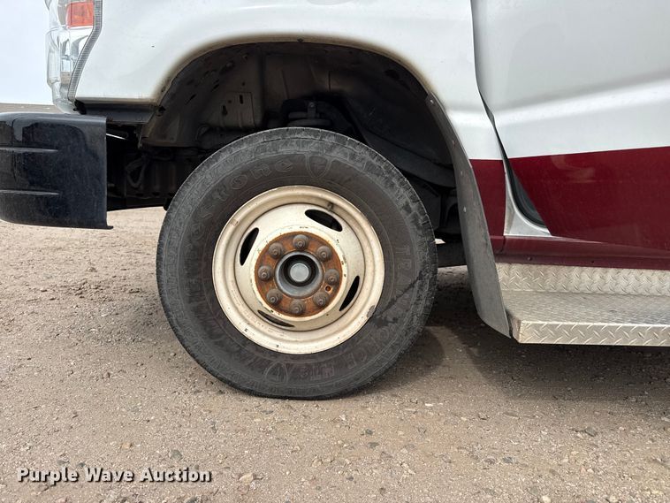 image for item DZ5144 2016 Ford Aerotech E450 Super Duty shuttle bus