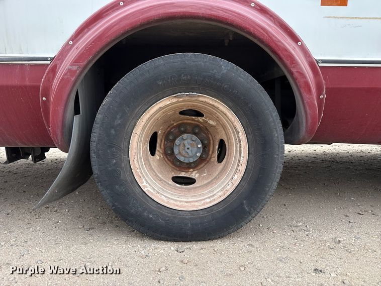 image for item DZ5144 2016 Ford Aerotech E450 Super Duty shuttle bus