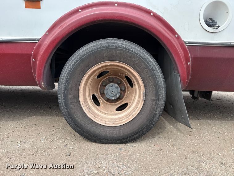 image for item DZ5144 2016 Ford Aerotech E450 Super Duty shuttle bus