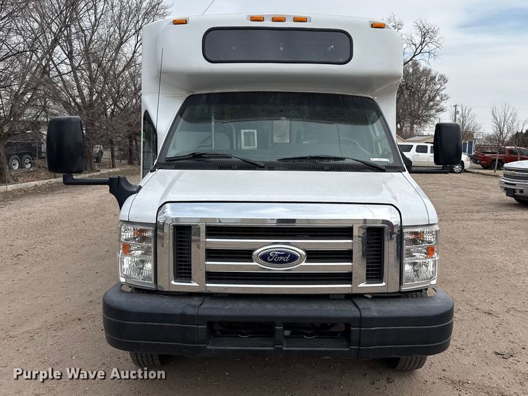 image for item DZ5145 2016 Ford Aerotech E450 Super Duty shuttle bus