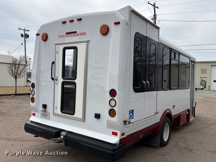 image for item DZ5145 2016 Ford Aerotech E450 Super Duty shuttle bus