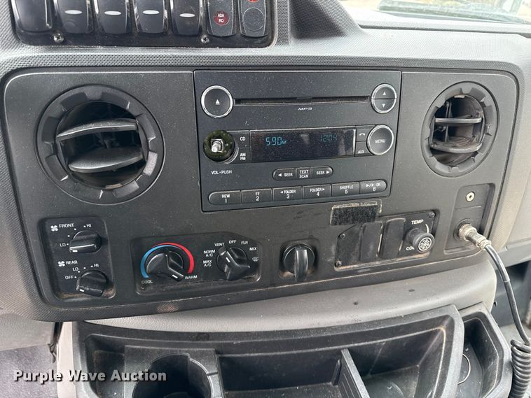 image for item DZ5145 2016 Ford Aerotech E450 Super Duty shuttle bus