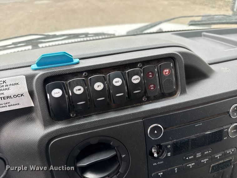 image for item DZ5145 2016 Ford Aerotech E450 Super Duty shuttle bus