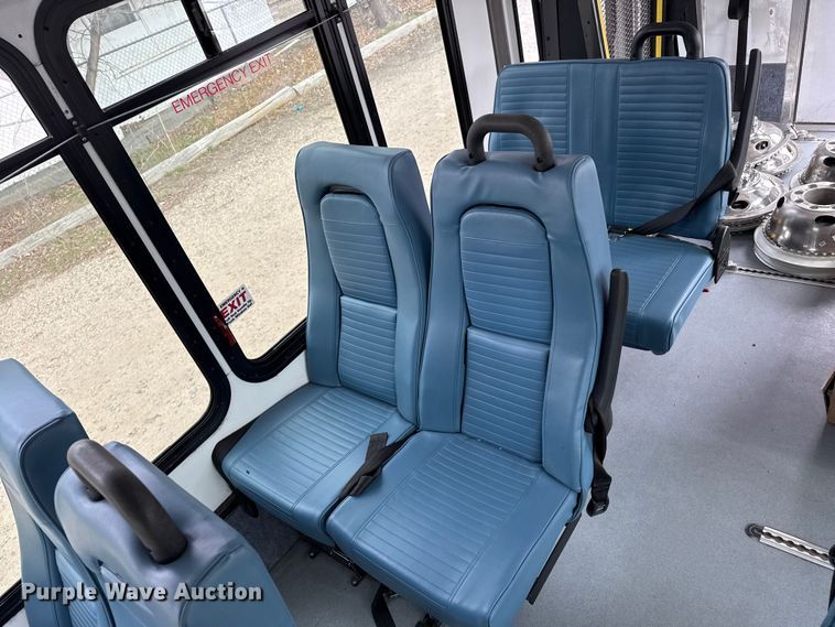 image for item DZ5145 2016 Ford Aerotech E450 Super Duty shuttle bus