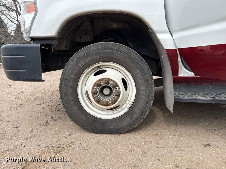 image for item DZ5145 2016 Ford Aerotech E450 Super Duty shuttle bus