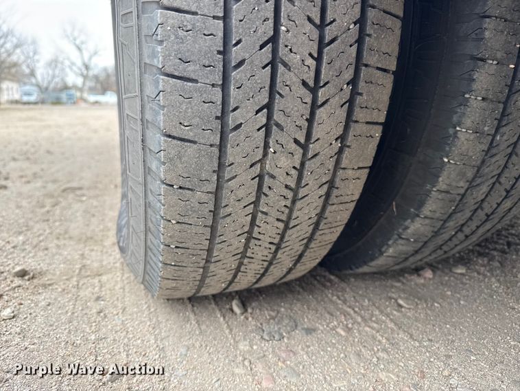 image for item DZ5145 2016 Ford Aerotech E450 Super Duty shuttle bus