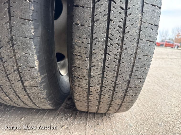 image for item DZ5145 2016 Ford Aerotech E450 Super Duty shuttle bus