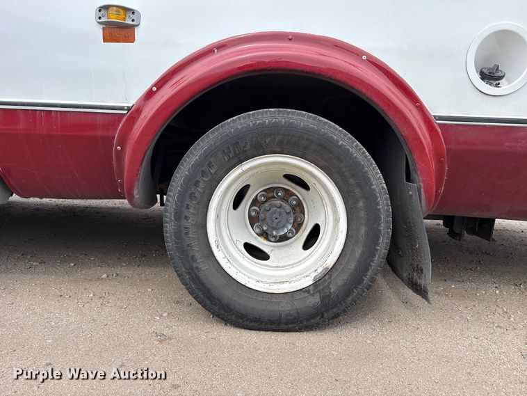 image for item DZ5145 2016 Ford Aerotech E450 Super Duty shuttle bus