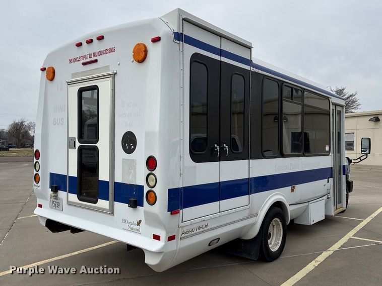 image for item DZ5146 2010 Ford E450 Super Duty shuttle bus