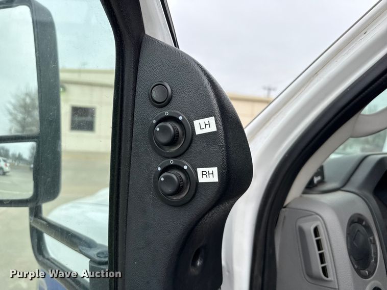 image for item DZ5146 2010 Ford E450 Super Duty shuttle bus