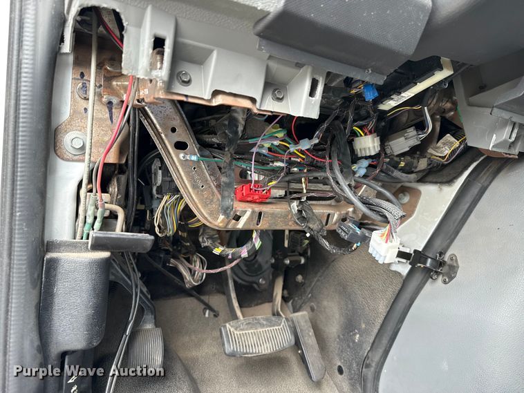 image for item DZ5146 2010 Ford E450 Super Duty shuttle bus