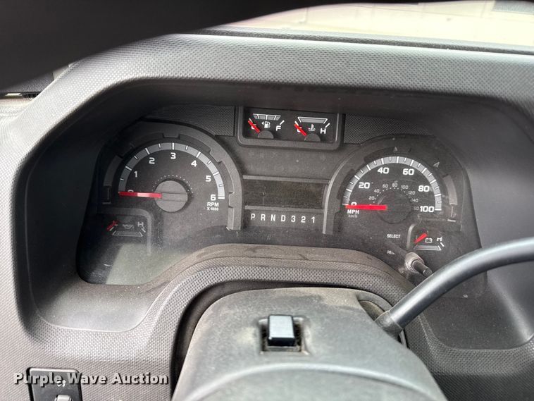 image for item DZ5146 2010 Ford E450 Super Duty shuttle bus