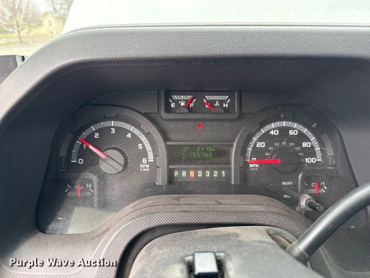 image for item DZ5146 2010 Ford E450 Super Duty shuttle bus