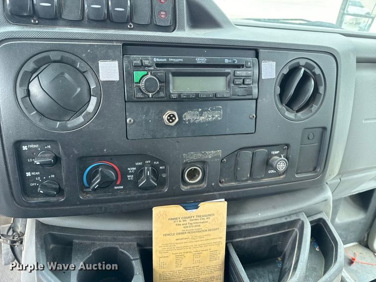 image for item DZ5146 2010 Ford E450 Super Duty shuttle bus