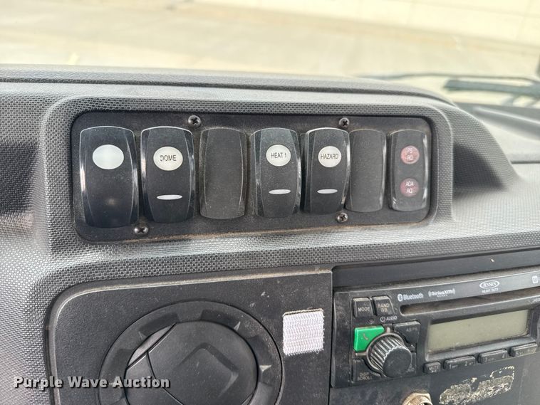 image for item DZ5146 2010 Ford E450 Super Duty shuttle bus